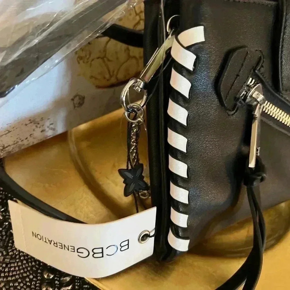 BCBG AUBRY CROSSBODY BAG NWT - Picture 6 of 16